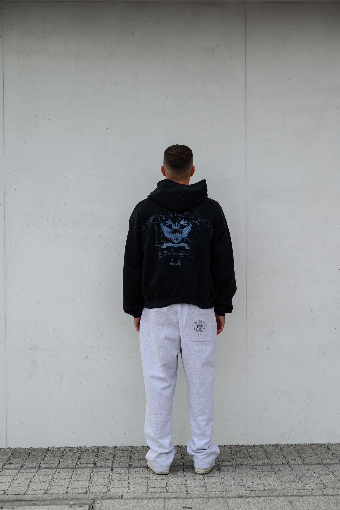 VINTAGE BLACK OVERSIZED ZIPPED HOODIE