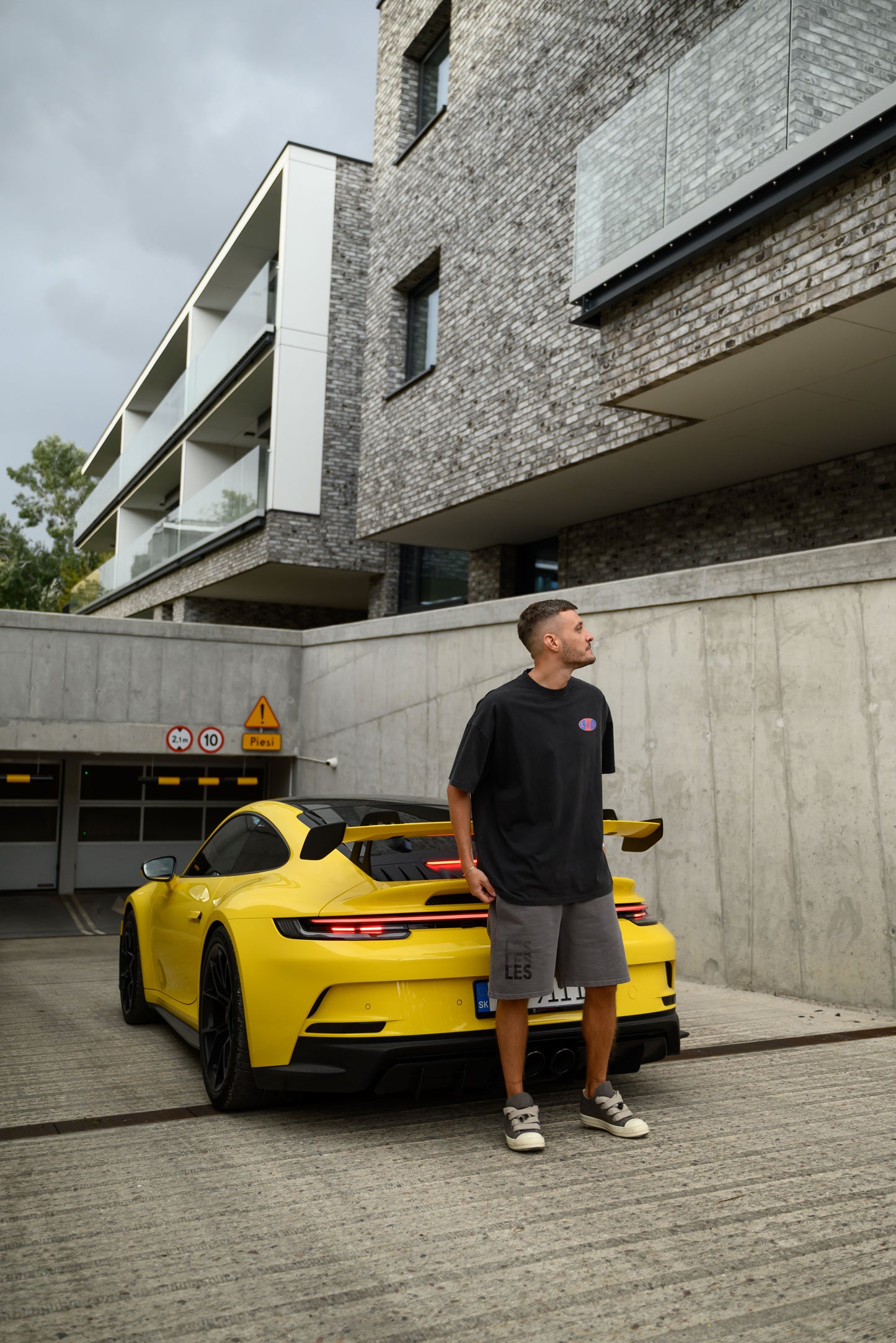 PIGMENT GREY RELAXED SHORTS