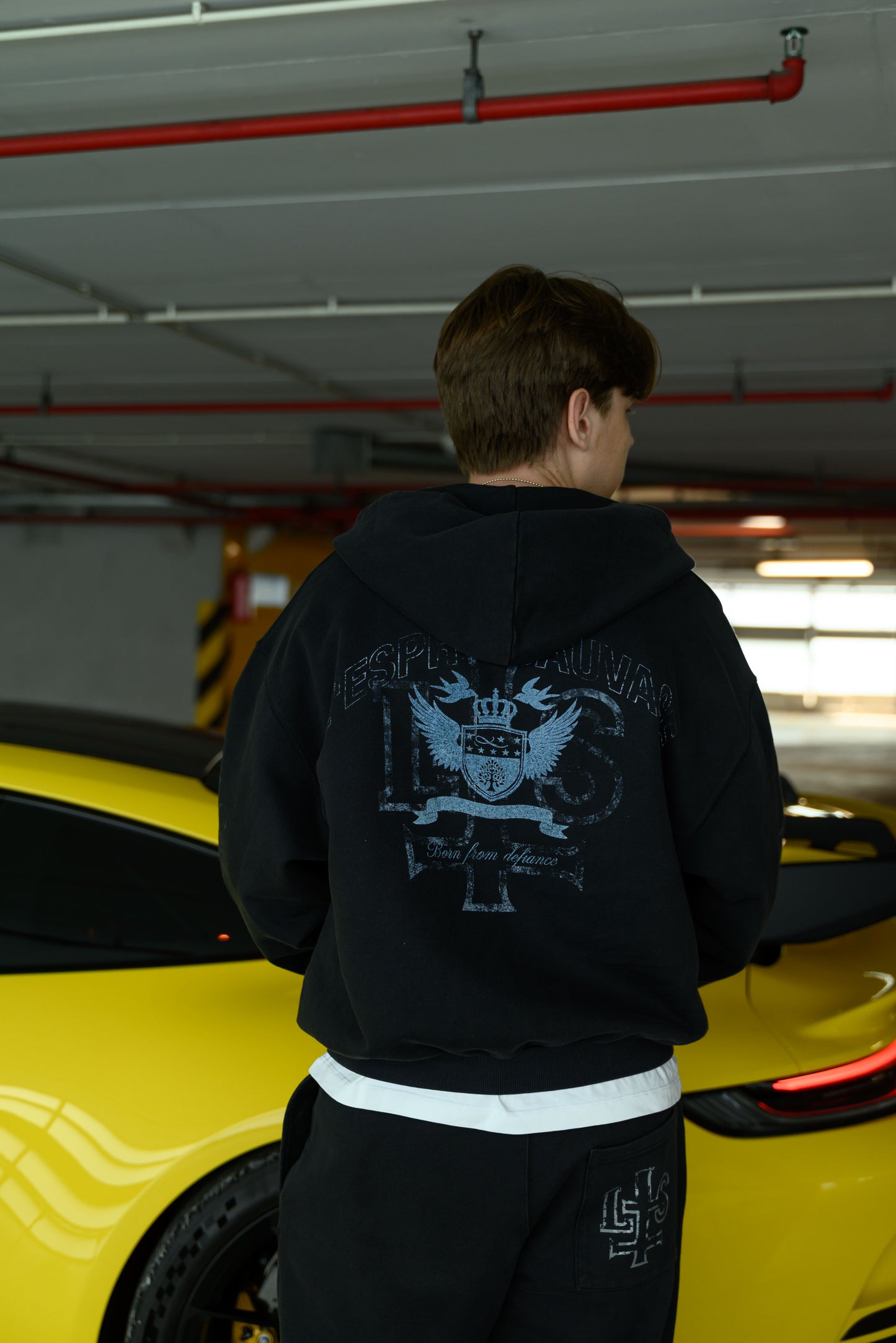 VINTAGE BLACK OVERSIZED ZIPPED HOODIE