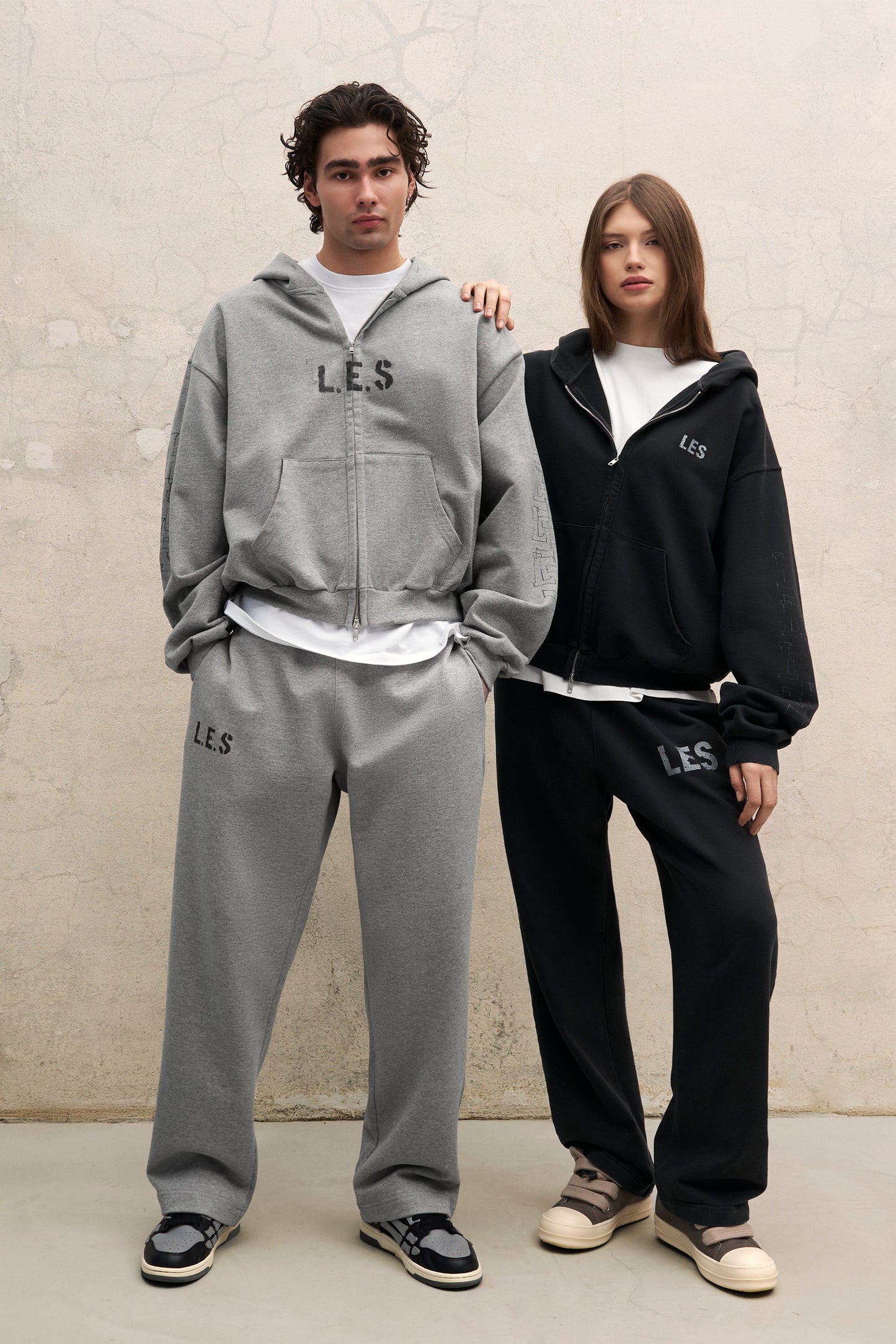 GREY OVERSIZED ZIPPED HOODIE
