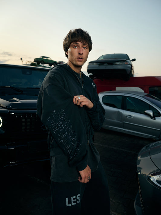 VINTAGE BLACK OVERSIZED ZIPPED HOODIE