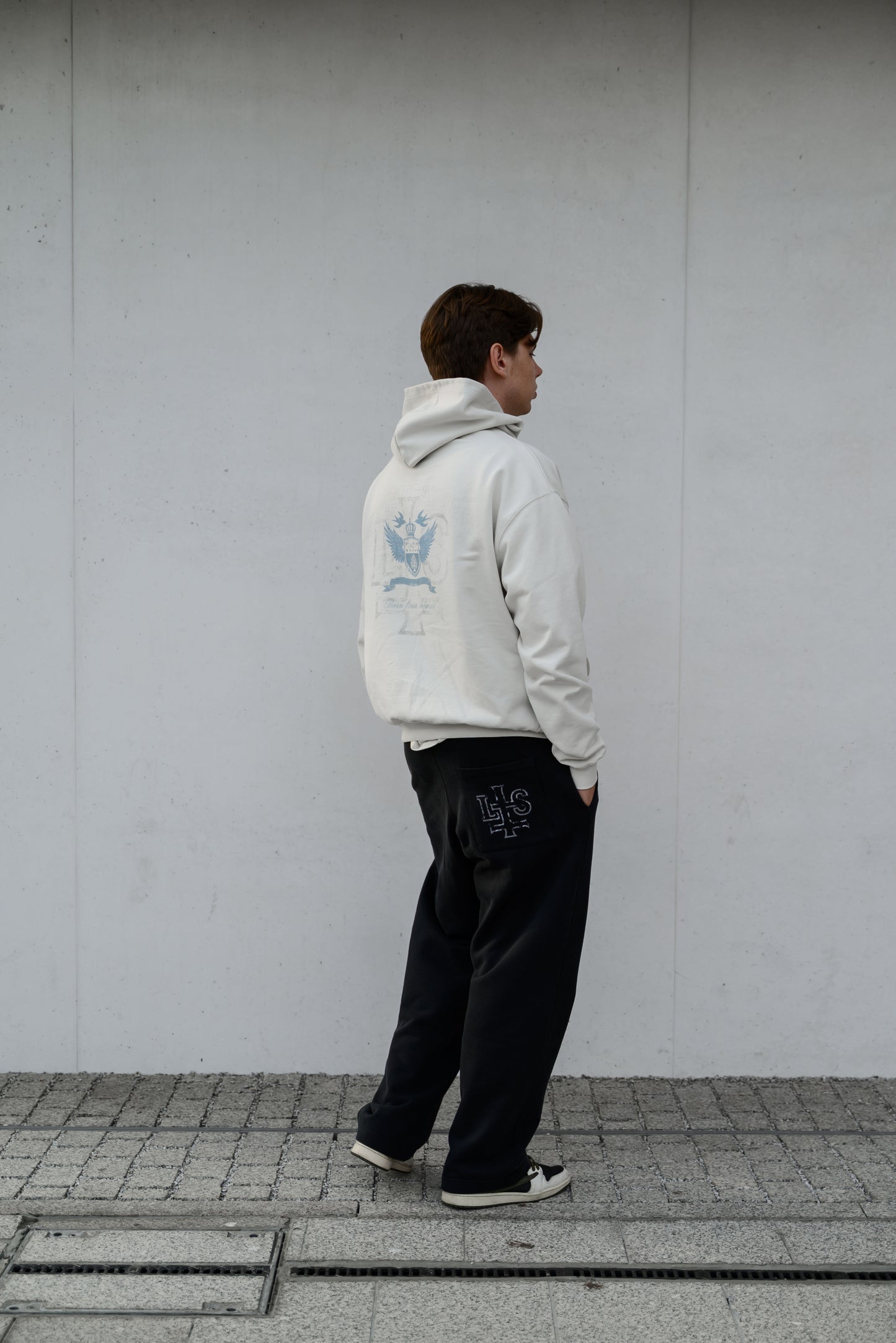 VINTAGE WHITE OVERSIZED HOODIE